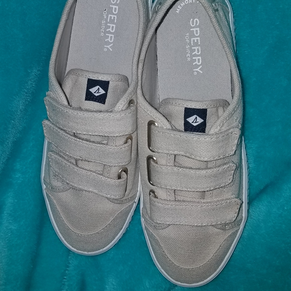 Sperry slip on shoes